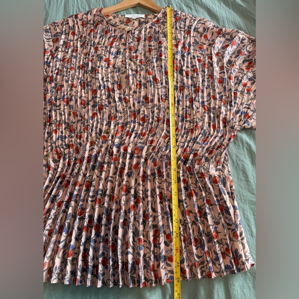 Vince Multicolor Floral Blouse Women’s
Size: XL - Picture 7 of 13